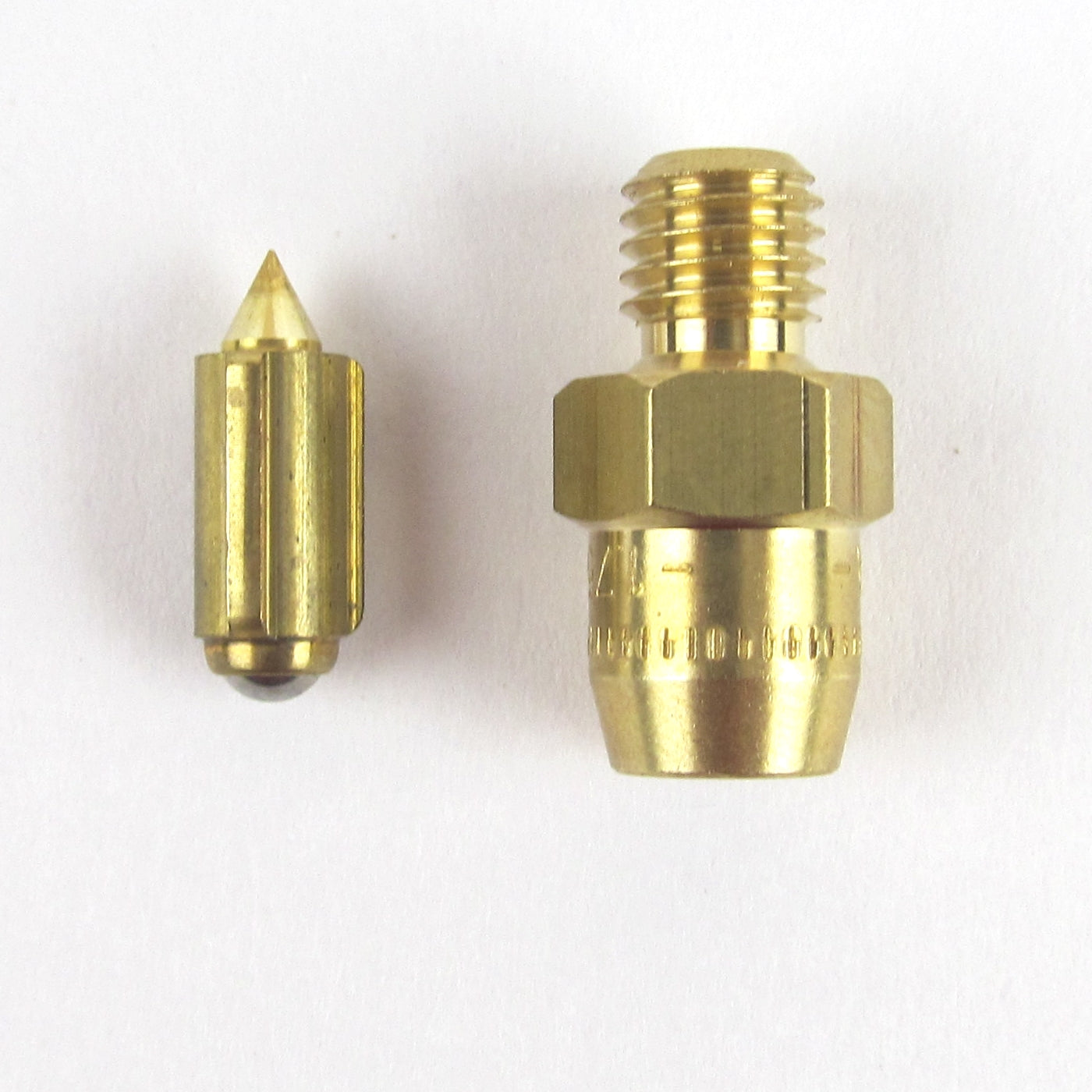 Serbatoio CO2 a 2 Colori Valvola a Spillo in Ottone Adattatore per CO2 Serbatoio CO2 a 2 Colori Valvola a Spillo in Ottone Adattatore per CO2